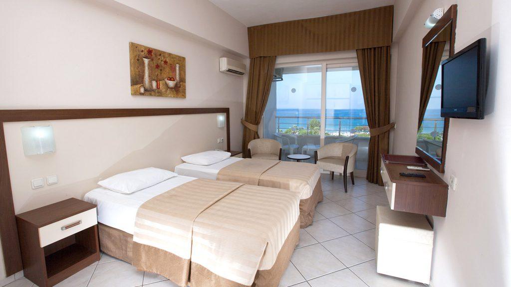Batihan Beach Resort & Spa Kusadasi Exterior photo