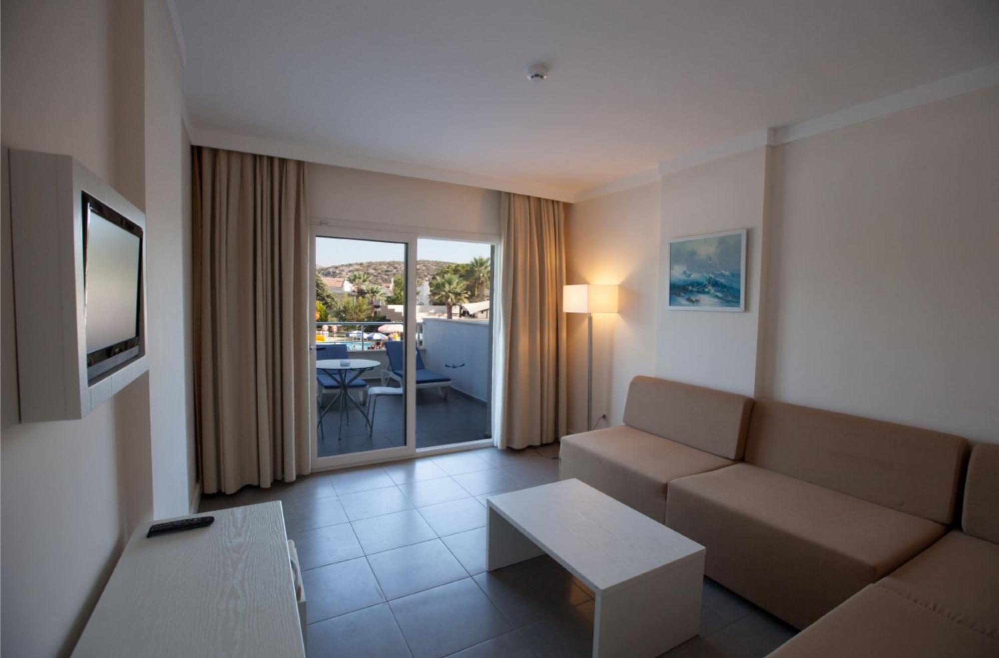 Batihan Beach Resort & Spa Kusadasi Exterior photo